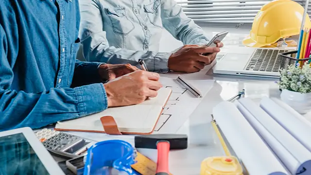 asesoramiento-técnico-02 arquitecto técnico supervisando obra en Cádiz